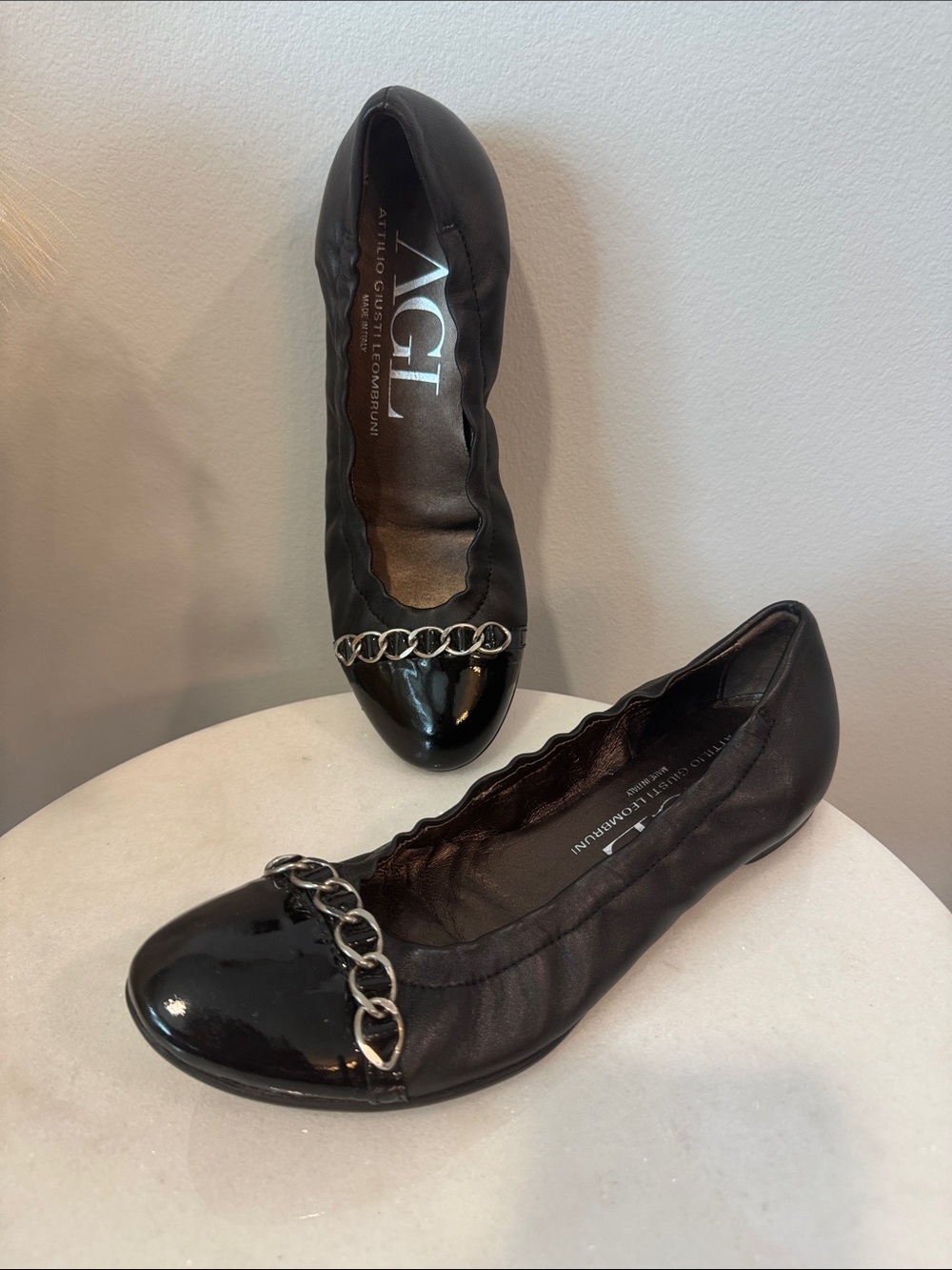 Attilio Giusti Leombruni Black Leather Ballet Flats with Silver Chain